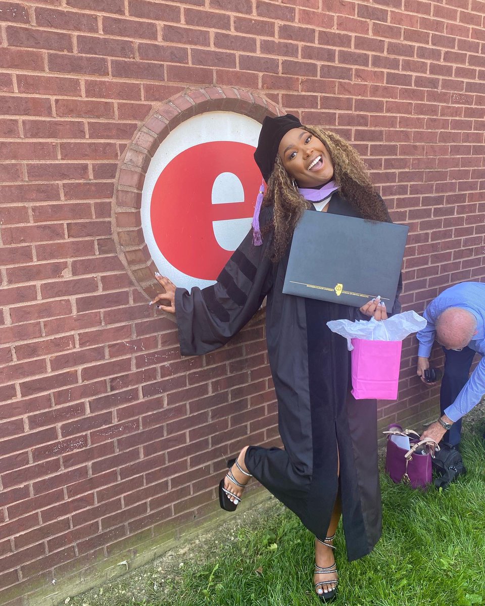 KayC1995's tweet photo. Allow me to reintroduce myself, my name is Dr. Kayla Crane 👩🏽‍⚕️ https://t.co/m7wJUA4p6C