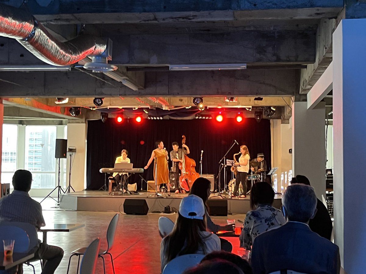 SasamaOnkyo's tweet image. 音楽夜会😄みんな躍動感に溢れていました♫
#ql5
#jbl
#jazz