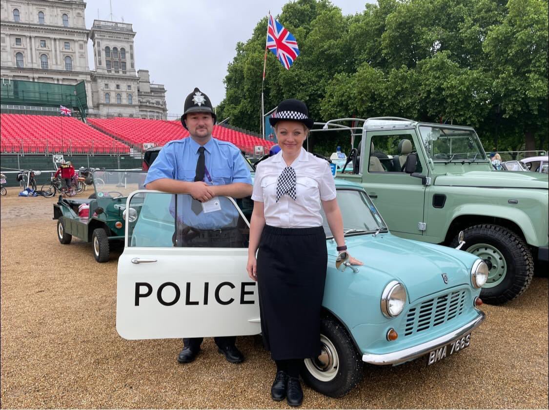 SurreyHillsMini's tweet photo. Good to see our club member @supermini10 taking part in the Platinum Jubilee Celebrations today #shmg #mini https://t.co/1gVJr0oyBA https://t.co/CuXr1AMNum