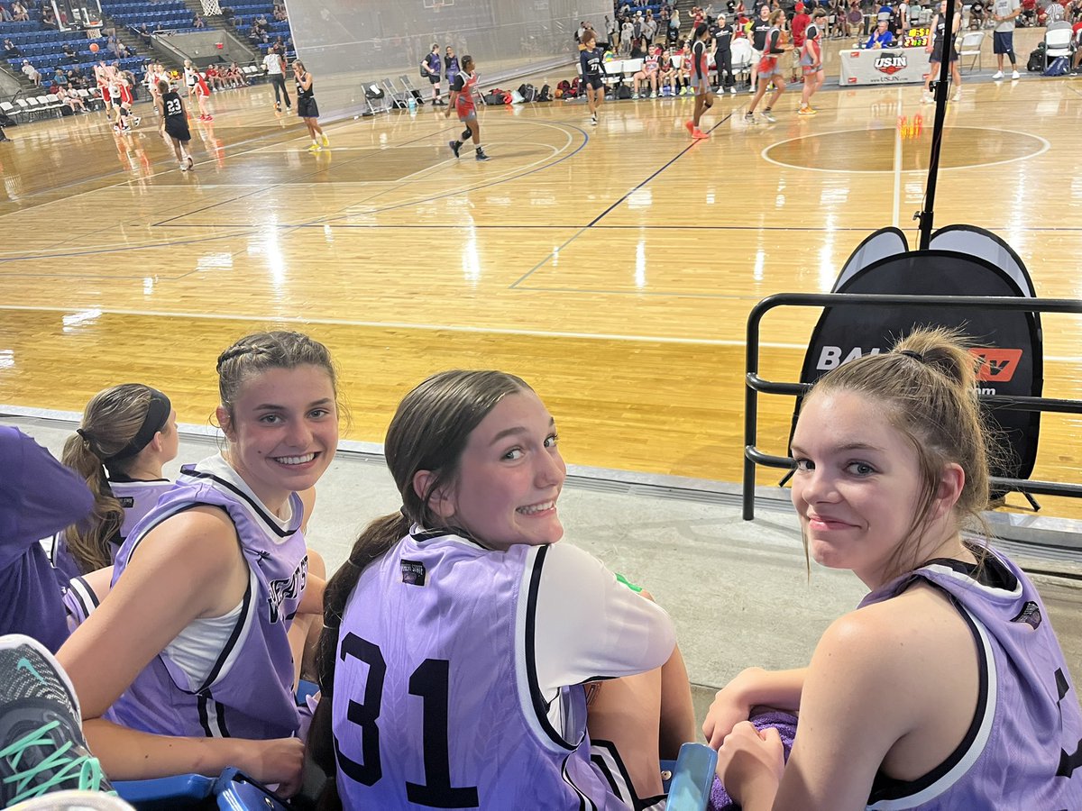 Had a great time this weekend. We were short handed but contained ourselves and fought our hardest. Love this team ❤️‍🔥!! @wheatstateelite @DanaCrain6