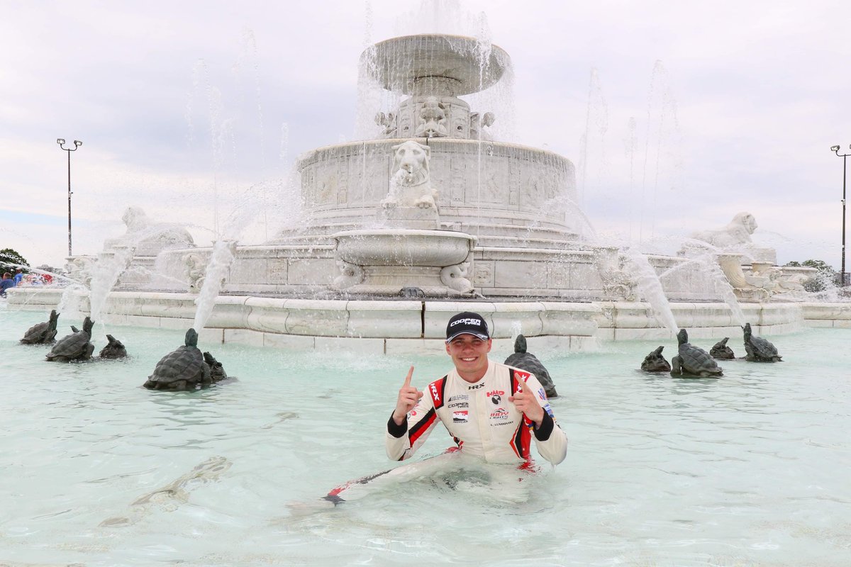 Double win here at Detroit! Man I love this place 🤩 Couldn’t do it without these guys @HMDMotorsports 🙏 We keep at it! #Indycar #roadtoindy #teamcoopertire