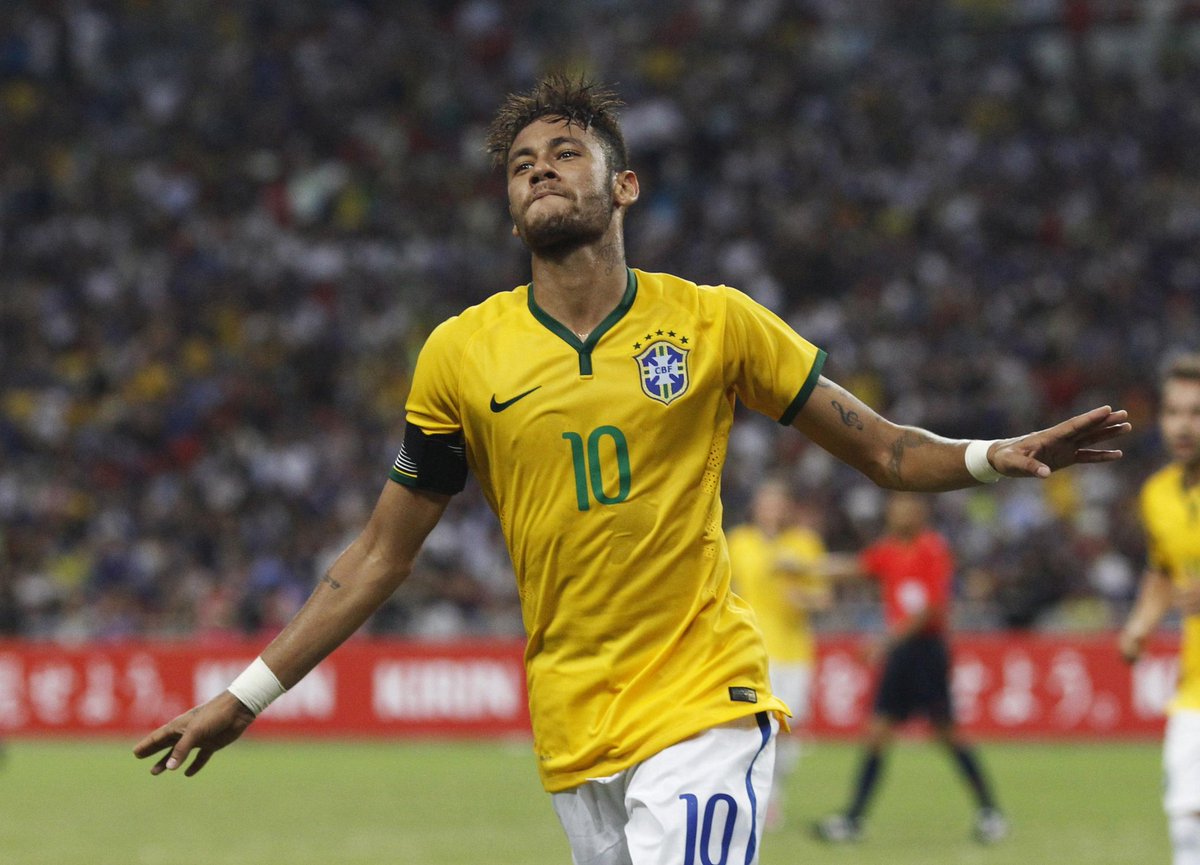TeamNey10's tweet photo. الملك نيمار في عام 2014 لعب ضد اليابان وسجل حينها سوبر هاتريك ووصل للهدف رقم 40 مع المنتخب البرازيلي وبهدفه الرابع في شباك اليابان اصبح خامس هداف بتاريخ البرازيل 😍 https://t.co/4nYxQoAoqt