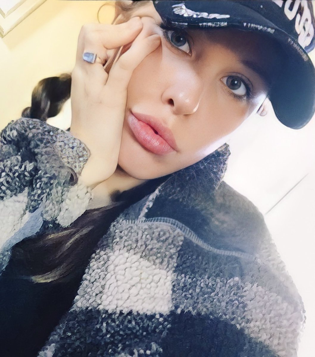 shelbystardust's tweet photo. What’s the best way to escape Sunday scaries? Asking for a friend 😅
#NFTCommunity https://t.co/imygh7e99V