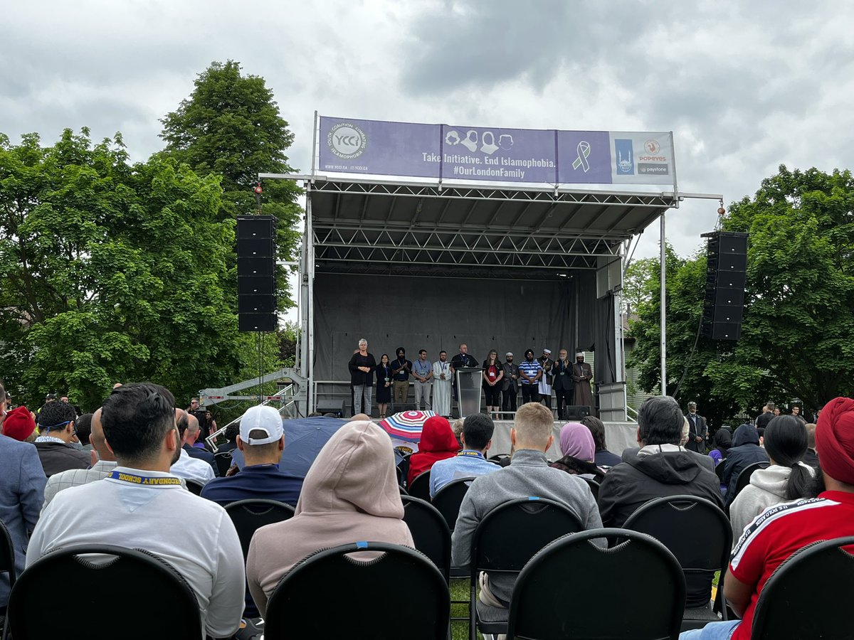 XFMNews's tweet photo. A few speeches were made and the start of the March for the #OurLondonFamily here at Oakridge secondary school #LdnOnt https://t.co/hvGffwpatm