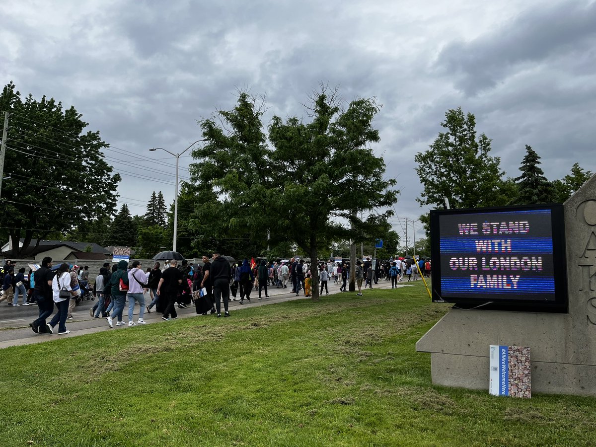 XFMNews's tweet photo. A few speeches were made and the start of the March for the #OurLondonFamily here at Oakridge secondary school #LdnOnt https://t.co/hvGffwpatm