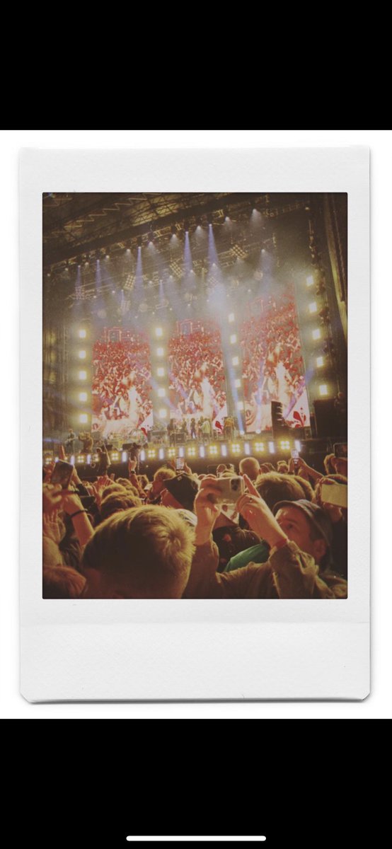 crookdg7's tweet photo. 🎸Best might of my life, me and my pal @MerrickOllie only went and caught Liam’s maracas after Champagne Supernova, Cmon you know x https://t.co/8DAkkP9bGD