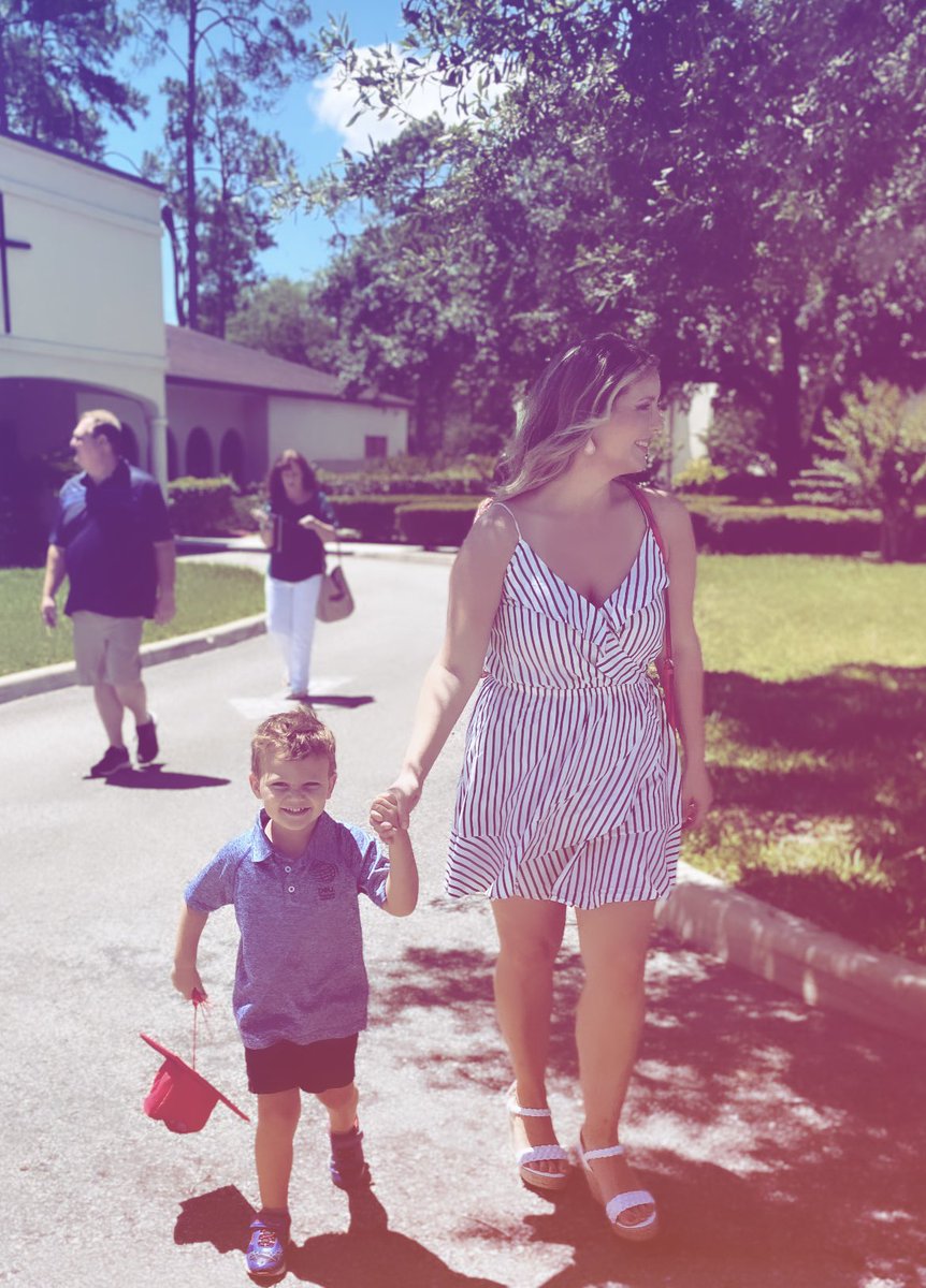 Rockchick1006's tweet photo. βOf all the things my hands have held, the best by far is you.β π
Just wanted to point out that Iβm not always covered in paint π #graduation #AMCAPES #babyape #AMCQueens #momlife #artist #jacksonville https://t.co/DBIyHl8Prr