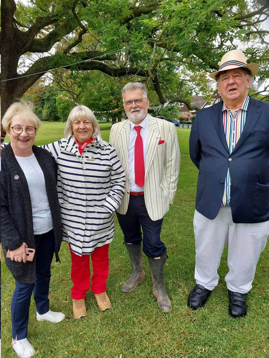 CllrHibbert's tweet photo. Wonderful community spirit on display at Bridgewater Drive Residents Association Jubilee party. Met up with Mary Markham, Liz Cox and Stephen Legg. https://t.co/uiIliv7K82