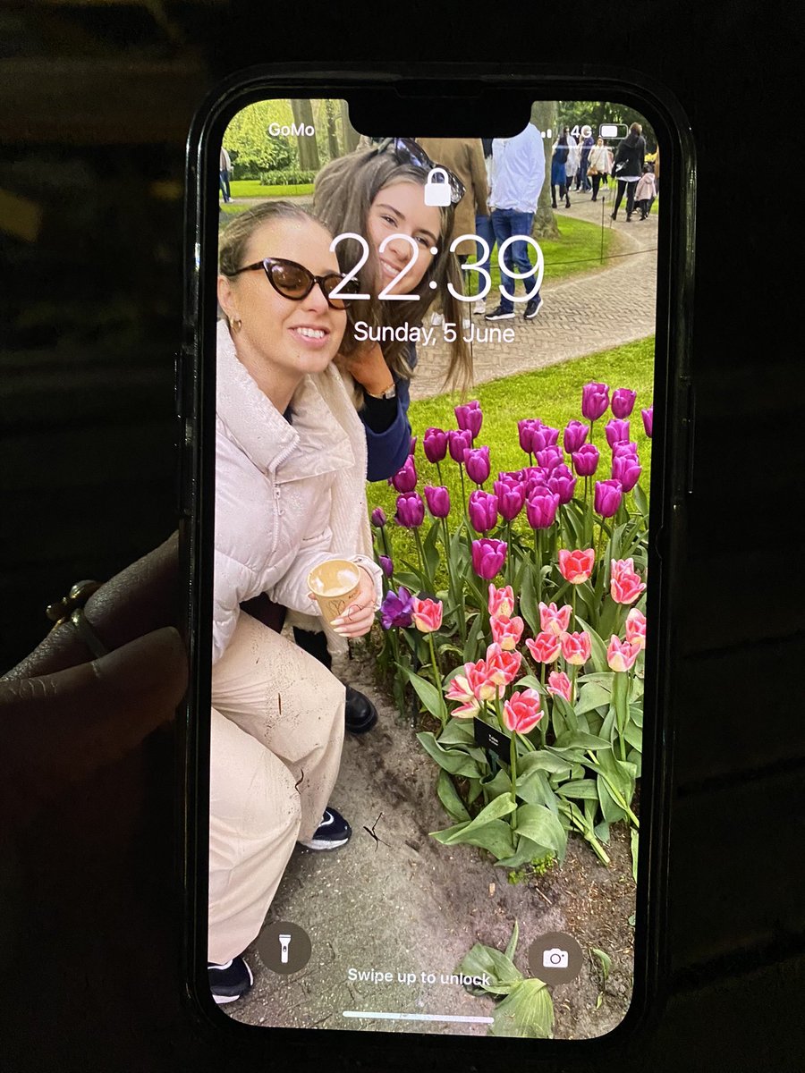 eleanorgav's tweet photo. Whoever lost this phone at #forbiddenfruit I’m gonna leave it at lost and found xo https://t.co/Rqj83DfAYb