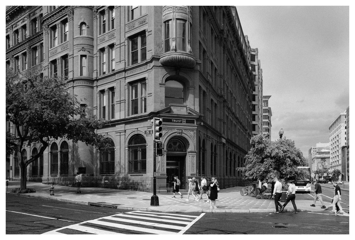 dsaundersphoto's tweet photo. Stormy afternoon
#streetphotography #washingtondc #fujifilm #acrosfilmsimulation #blackandwhitephoto #blackandwhitephotography #fujifilm_xseries #fujix https://t.co/OTZDuebYgI