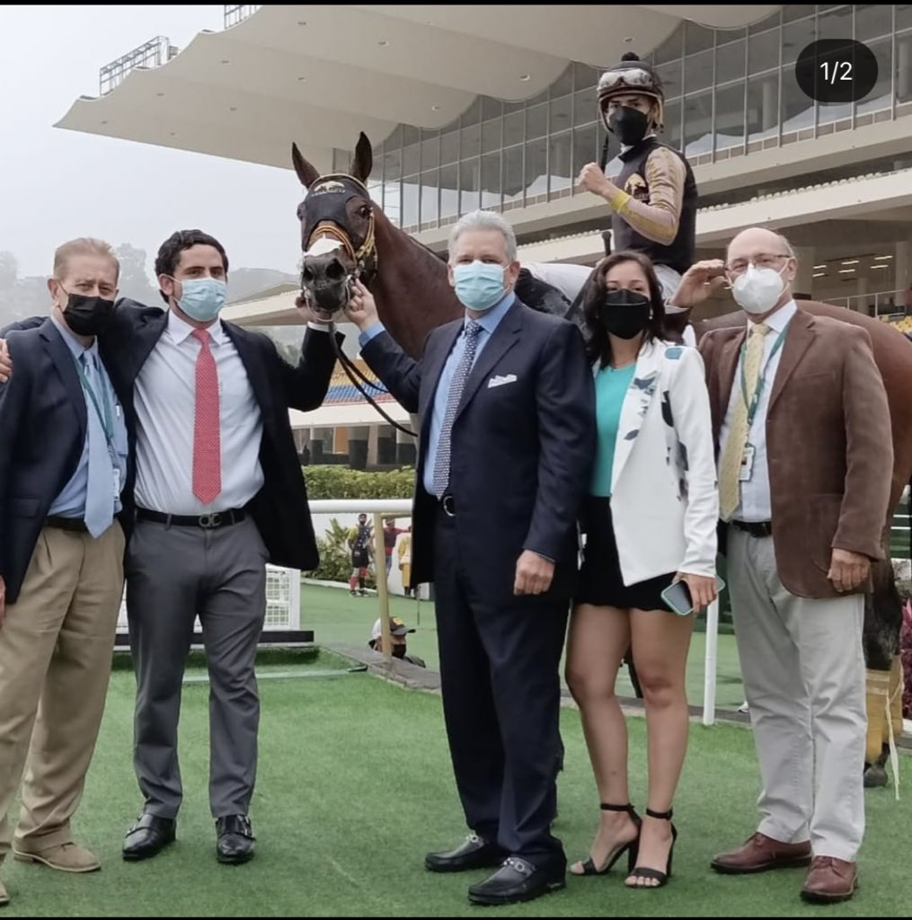 LugojrJaime's tweet photo. Primeramente toda la Gloria para ti mi Dios, por dejarme ganar esta victoria celebrando 1 clásico más🙏🏼. Agradecido con su propietario y entrenador por la confianza brindada💪🏼. Vamos con todo🙏🏼 @Losamanesracing https://t.co/zRxWkPzW4E
