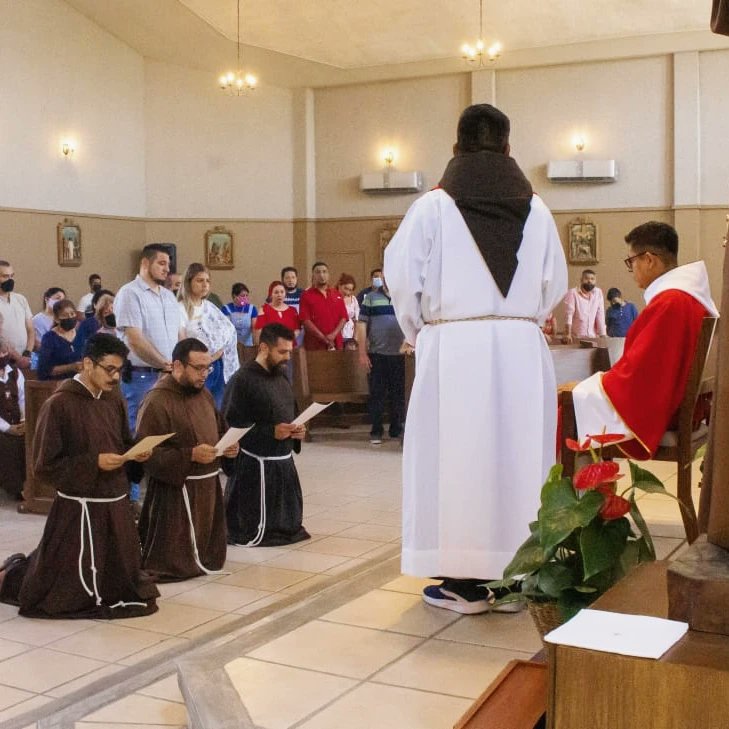 Damos gracias a Dios por la renovación de votos de los hnos. Víctor Manuel Delgado Ramírez , Angel Guadalupe Medina Niño, Joanni de Jesús García Vega , Mario Luis Ogáz Guerrero y Ernesto Eduardo Balderas Pérez. Qué el Espíritu Santo🕊 los anime a responder con generosidad.🕊🙏😇
