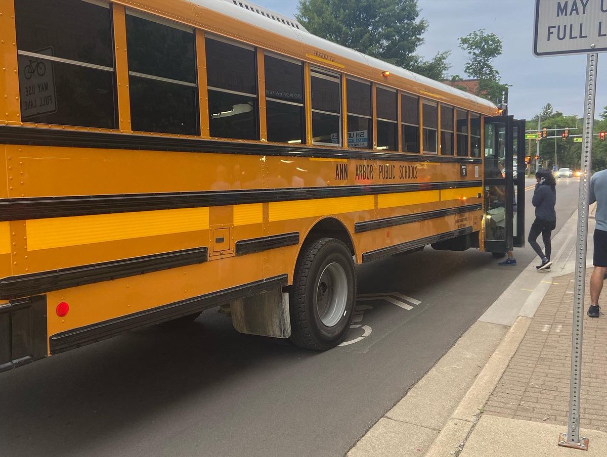 joshcowenMI's tweet photo. Great day for the #dxa2 half this morning with my brother, great to be back at it! Special shout-out to the hardworking @A2schools bus drivers for weekend hours shuttling us to the starting line! @aatrackclub https://t.co/yZtayBRB8a
