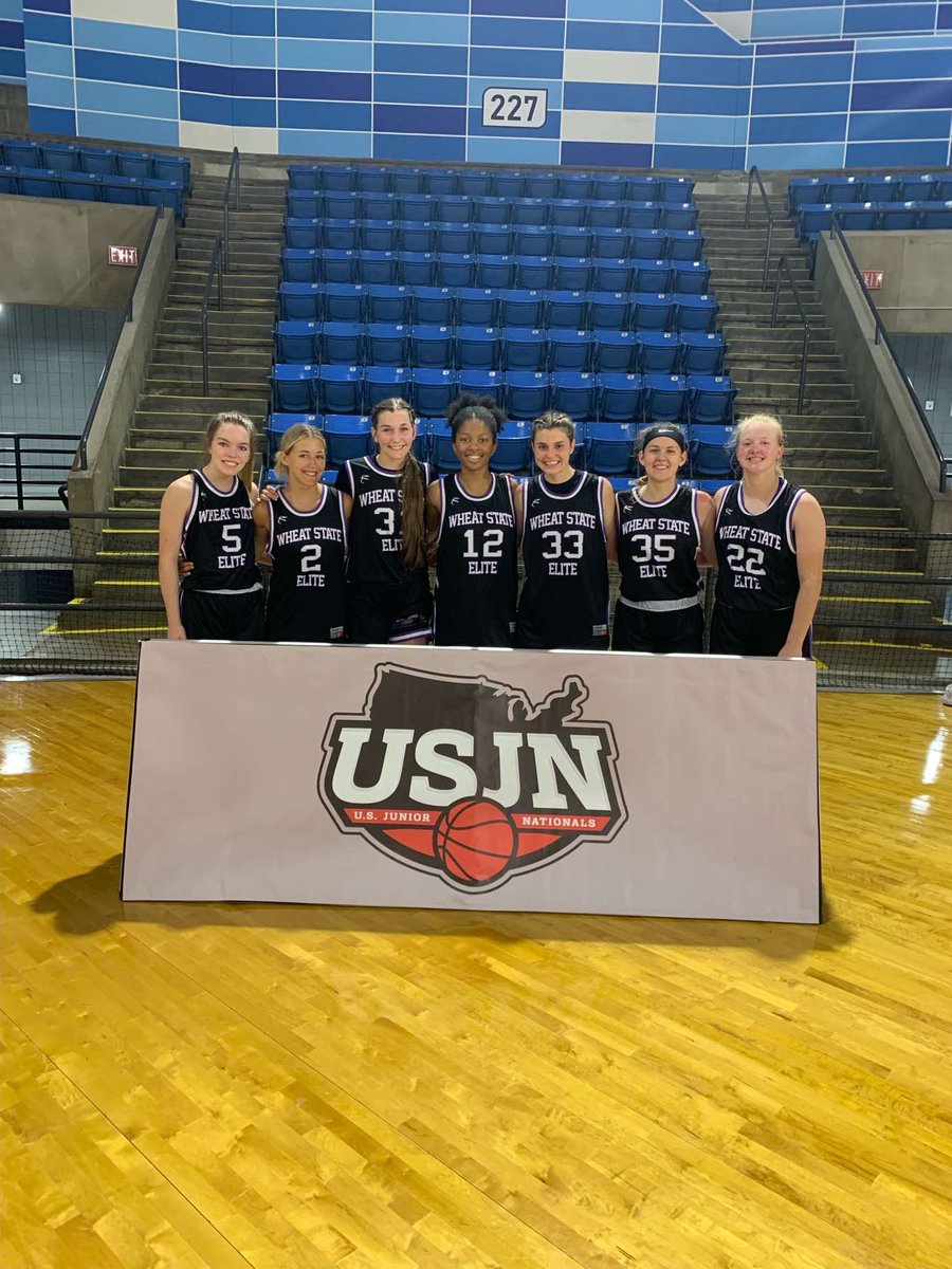 Had a great weekend with these girls! Love this team! 💜🌾

@wheatstateelite 
@DanaCrain6