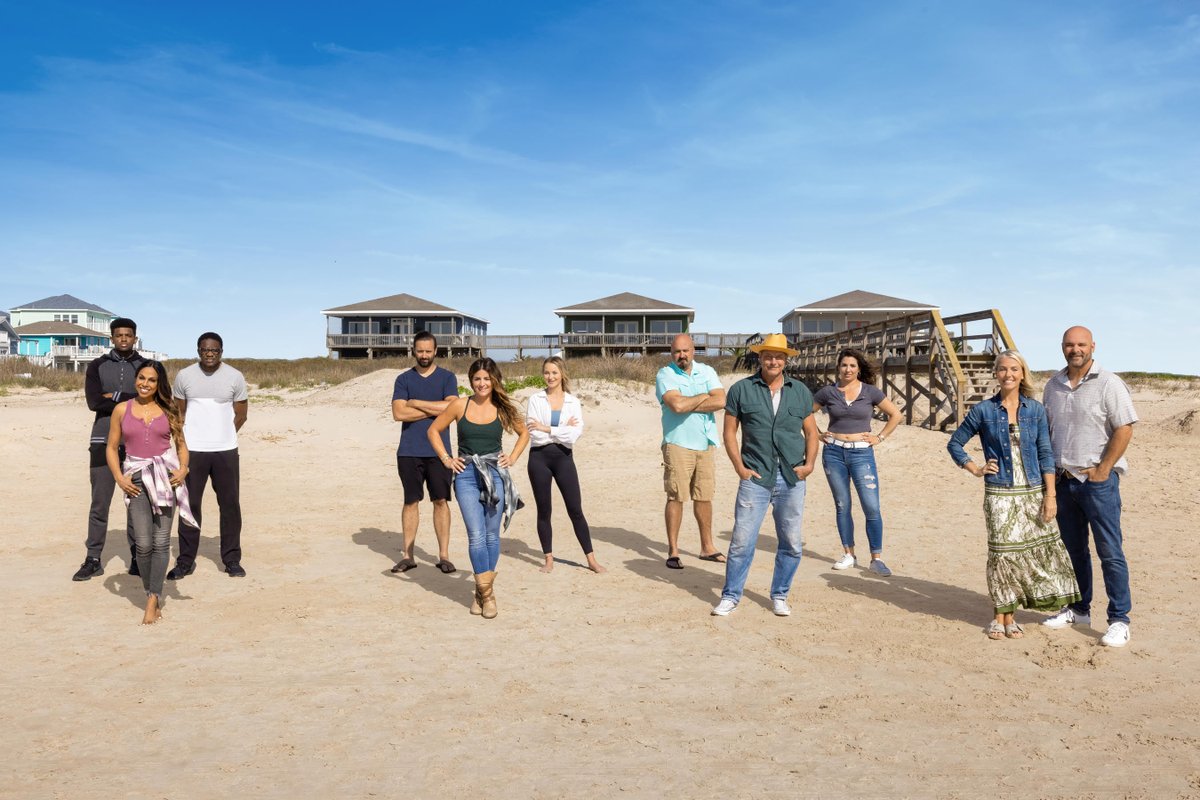 Join us tonight at the @FortMcMurrayGolfClub to cheer on Paige &amp; Corey Cyr as they start their journey on Battle on the Beach!
Doors open at 6 p.m., episode airs at 7 p.m., question and answer period with Paige &amp; Corey to follow! 
@ColdwellBankerFortMcMurray
#battleonthebeach