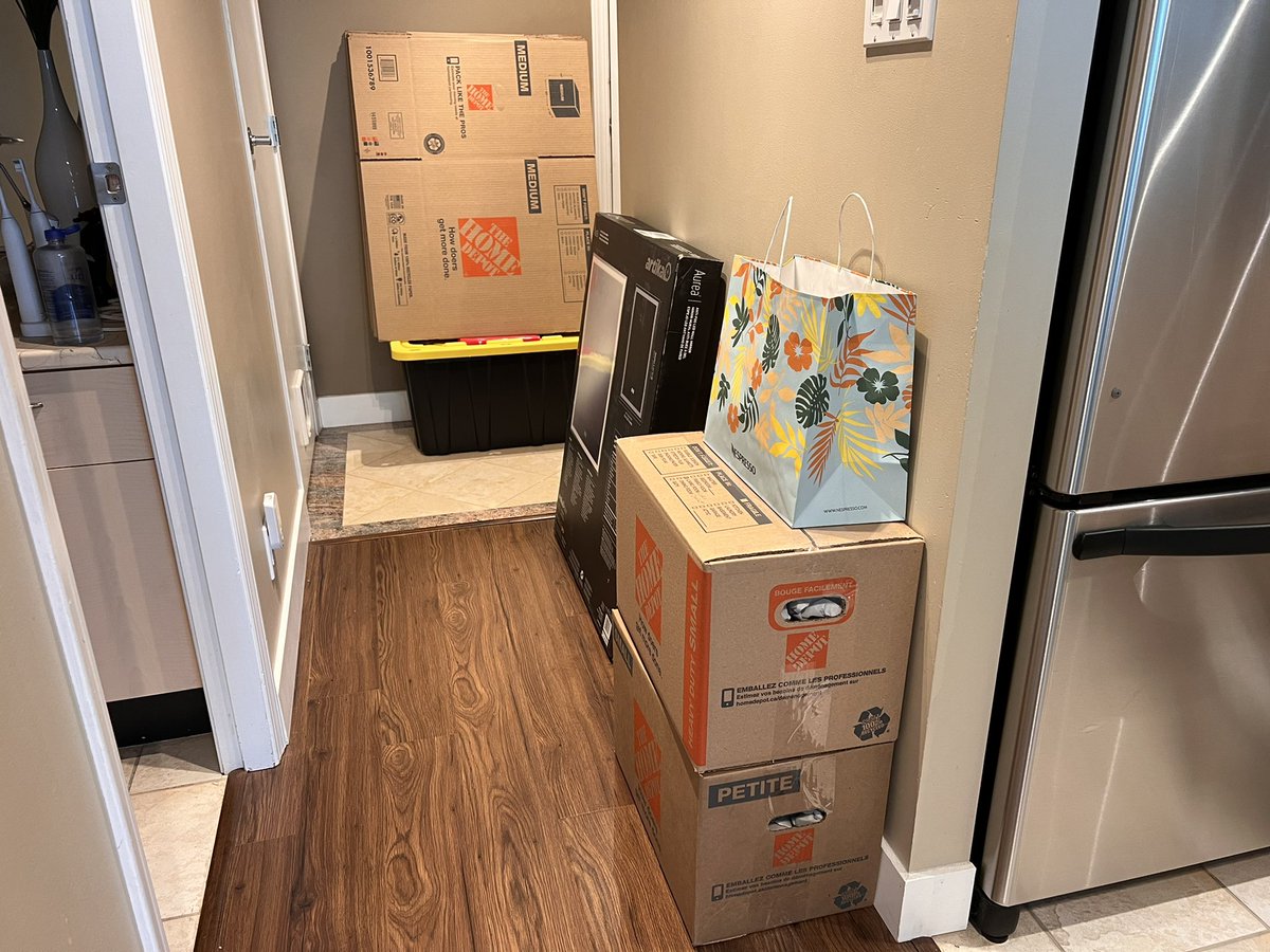 RyanVoutilainen's tweet photo. Except maybe folding laundry, I am not sure there’s any other chore worse than packing up your place… It feels like I’ve been packing for what seems like weeks and somehow I only have a few boxes packed… 😩
#RenovationCountdown #Tminus8days #PackingSucks https://t.co/WwhrYfFfJt