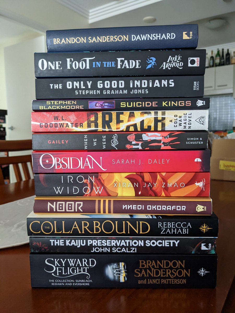 The results of last weekend's book hunting - as always, the crew at <a href="/pulpfictionbks/">Pulp Fiction Books 🇦🇺</a> are happy to apply a vacuum cleaner to my wallet!