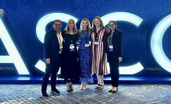 Grateful for our incredible team @ldiaz1971, @LumishMelissa, @jjennasinopole, and Jill Weiss! @ASCO #ASCO22 @MSKCancerCenter ￼