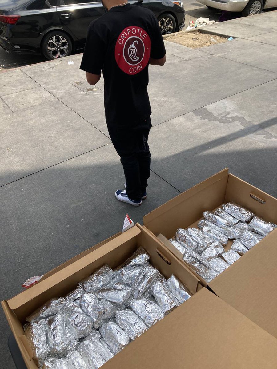 dontpanicsell1's tweet photo. Hey @ChipotleTweets ! The guys from @crypotlebsc bought over 100 burritos and gave them away go homeless people. You should accept Crypotle Coin too π @chipotletweets #Crypotle #Chipotle #CrypotleCrew #BSC #BNB #BSCGEMS #LUNA #CrypotleCares #bitcoin https://t.co/EFmNScsLXj