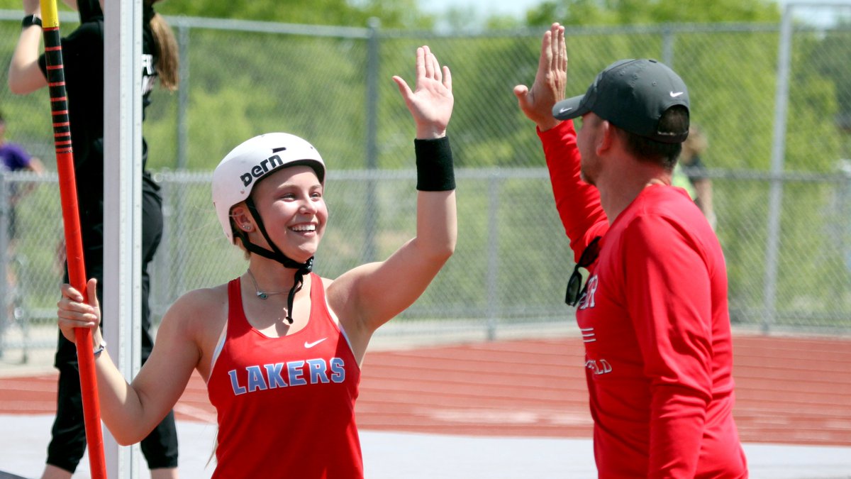 JaredRubadoBP's tweet photo. Detroit Lakes is sending athletes to state track for the first time since 2019. Personal records, high expectations and a story about a young coach turned athlete highlighted day that marks a new era for the Lakers in the MSHSL's three-class system. 

🏃‍♂️: https://t.co/dEDX79tGm8 https://t.co/Pb17IgkQQE