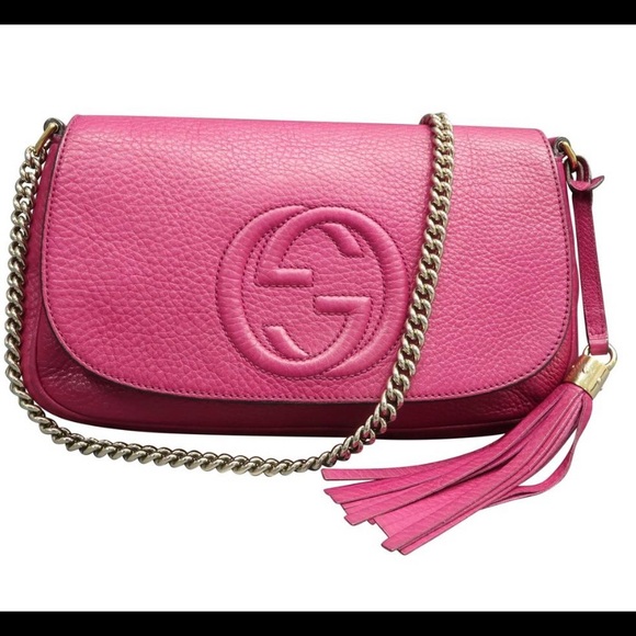 bas_bdeir's tweet photo. So good I had to share! Check out all the items I'm loving on @Poshmarkapp #poshmark #fashion #style #shopmycloset #versacecollection #gucci: https://t.co/8EMMNHv07W https://t.co/HrYT3FI2oe
