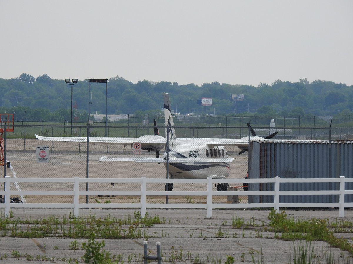 veryboeing's tweet photo. First time seeing Cape Air's Tecnam #P212 #N929CA and #N949CA KSTL May 2022 https://t.co/X1u9WyWZJK