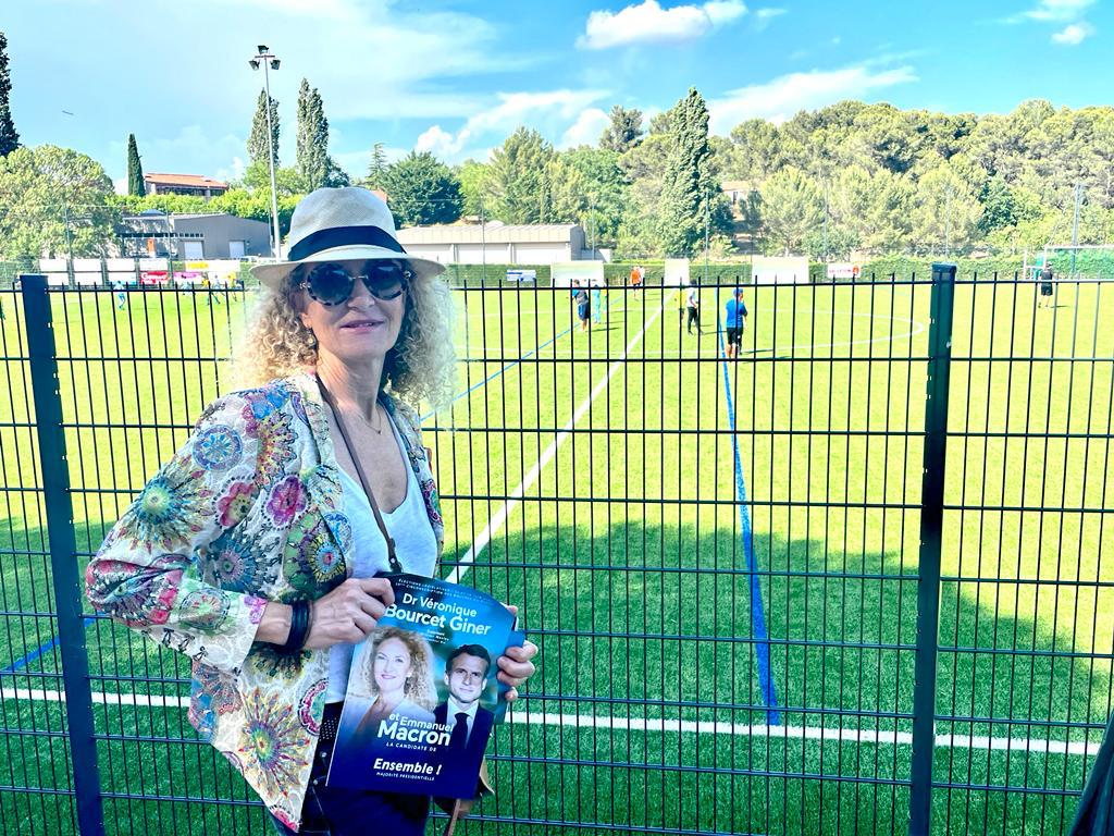 VBourcet2022's tweet photo. [1/2] C'est une très belle journée, pleine de partages, d'échanges et d'esprit sportif que nous avons vécu aujourd'hui. Alors que nous étions avec vous, ce matin, sur les marchés de Gardanne et de Bouc Bel Air ─ où l'accueil y est toujours exceptionnel et... https://t.co/ZPKM37iA51