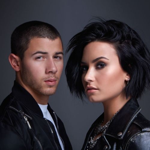 NewsL_POP's tweet photo. OUR SONG 🎶
Dueto de Nick Jonas e Demi Lovato, "AVALANCHE",presente no primeiro álbum totalmente solo (NICK JONAS) ultrapassou a marca de 20 Milhões de stream no Spotfy.
Quem mais sente falta dessa amizade?
#FutureNow
#FutureNowTour
#Nemi
#NickandDemi
#CampRock
#Confident https://t.co/zy2R7xkMOV
