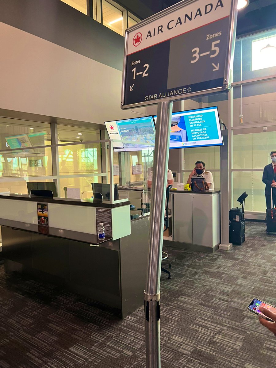 Peak <a href="/AirCanada/">Air Canada</a> flight cancelled; no gate agent