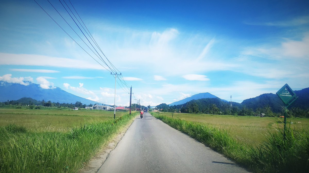 Indahnya negeri ku.... Sesudut view landscape dari Kamang Mudiak, arah Selatan dengan pemandangan Gunung Marapi dan Singgalang yang mempesona