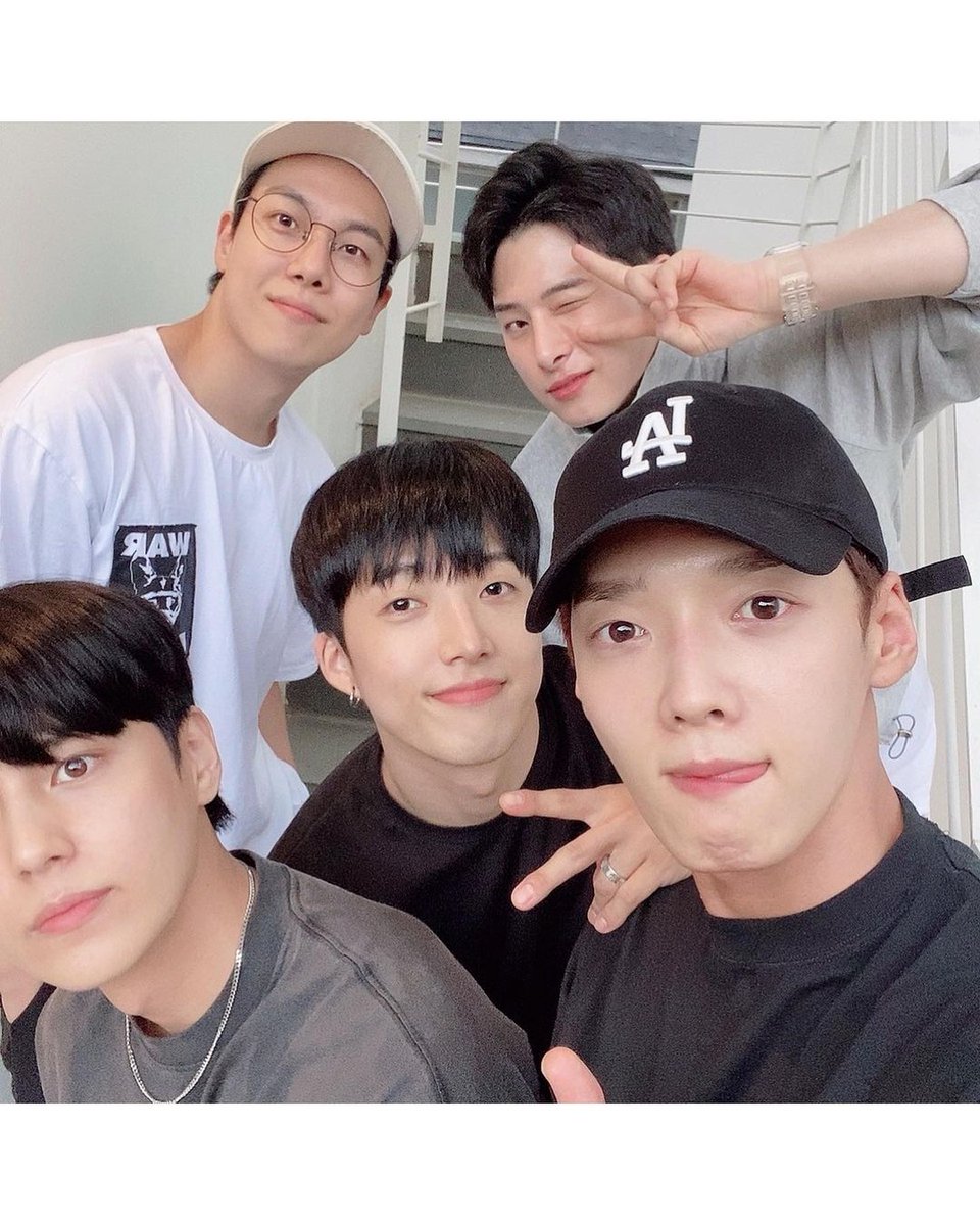 kmusicdiscovery's tweet photo. ☪︎·̩͙ boys republic 
happy 9th anniversary to boys rep ~! https://t.co/a8ioKG9BC4