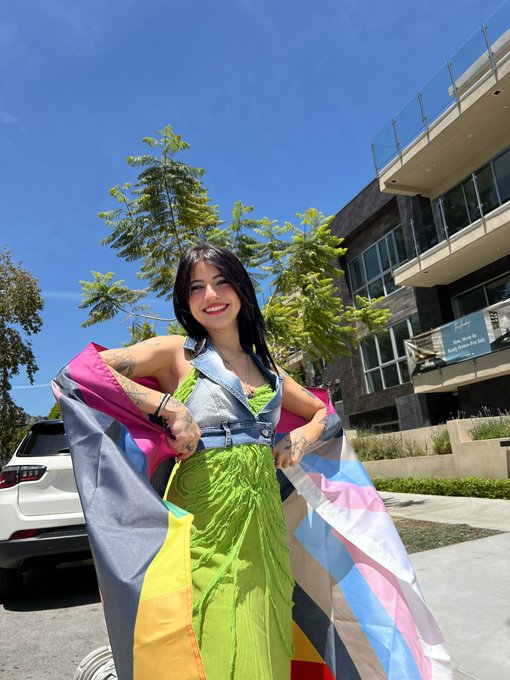 Watch shark.baee🇵🇸's leaked NSFW photo on TwXstars