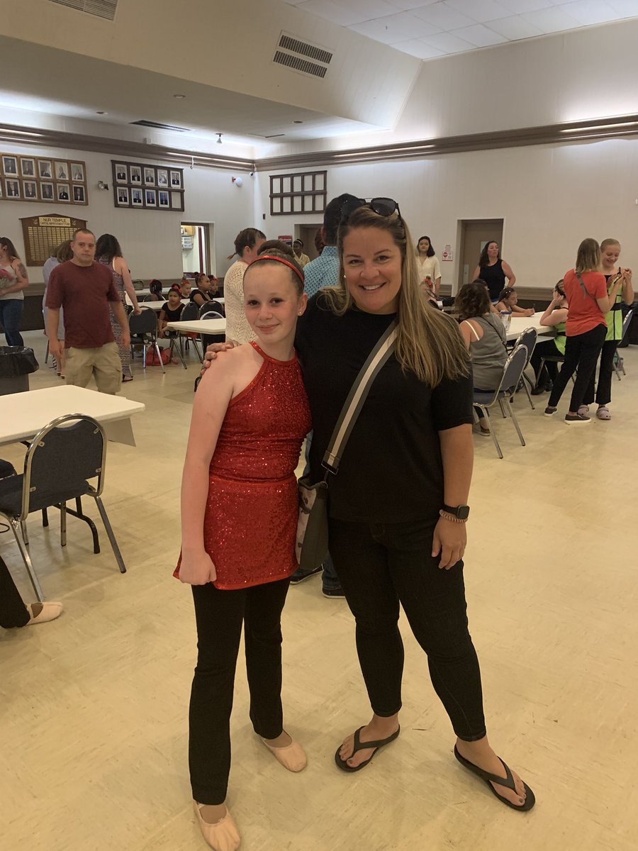 rohm_michelle's tweet photo. So lucky to have @VaritesB211 not only as Jayden’s 5th grade teacher but also as a member of the “Jayden fan club” https://t.co/ToWwjAkw10
