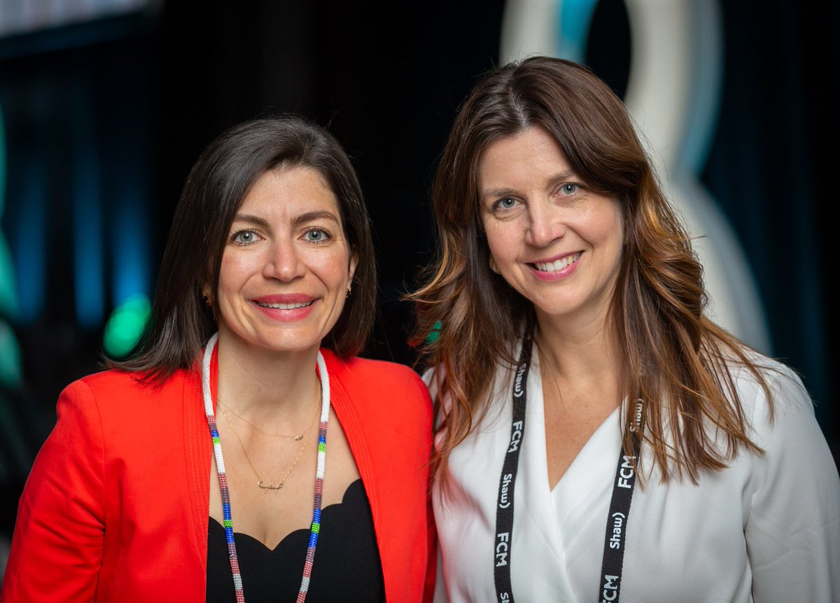 Hartsar's tweet photo. So proud of my incredible boss @carolesaab on her first “live” @FCM_online Annual Conference since becoming CEO 2 years ago. And in awe of our powerhouse past and new Presidents @TaneenRudyk and @mayorjoannevdh for leading with such grace. #FCM2022AC was one for the books! 🙌❤️ https://t.co/3jQrChAsmY