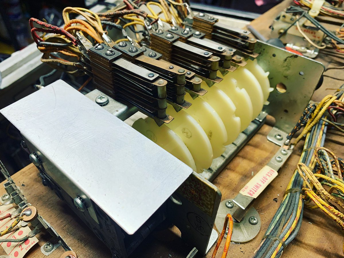 ThePinScientist's tweet image. So fresh and so clean.

TheEMScoreKeeper.com 

#Pinball
#PinballMod
#PinballMods
#PinballRepair
#PinballRestorations
#PinballCollector
#Gameroom
#Electromechanical
#ElectromechanicalPinball
#ElectromechanicalPinballMachine
#Restoration
#FixingIt
#Hobby