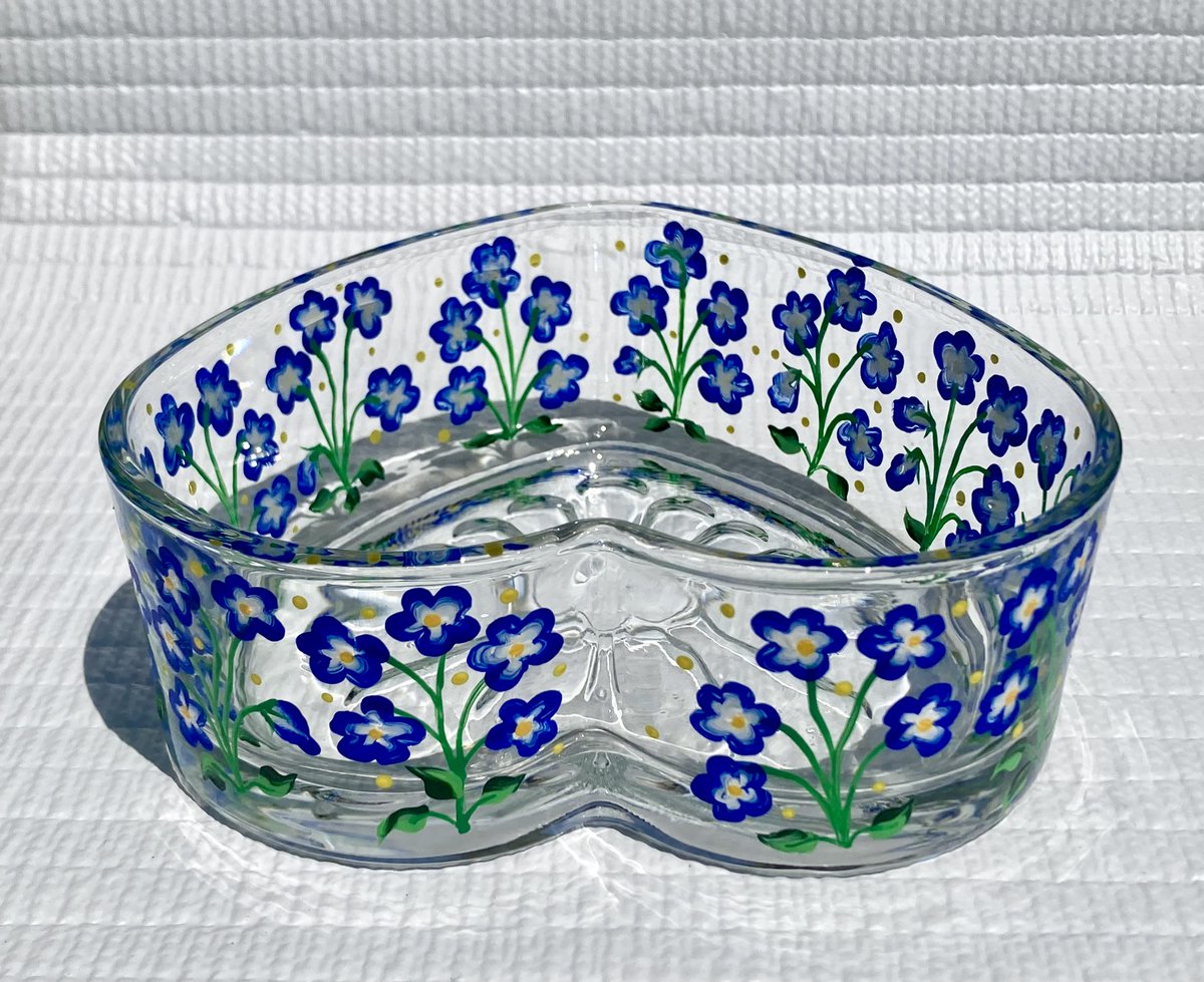 ipaintitpretty's tweet photo. https://t.co/Y0Q5yZuBNt #heartbowl #candydish #homedecor #TMTinst #giftsforher #etsyfinds #etsygiftideas #giftsforher #freeshipping https://t.co/oZqYdb33hH