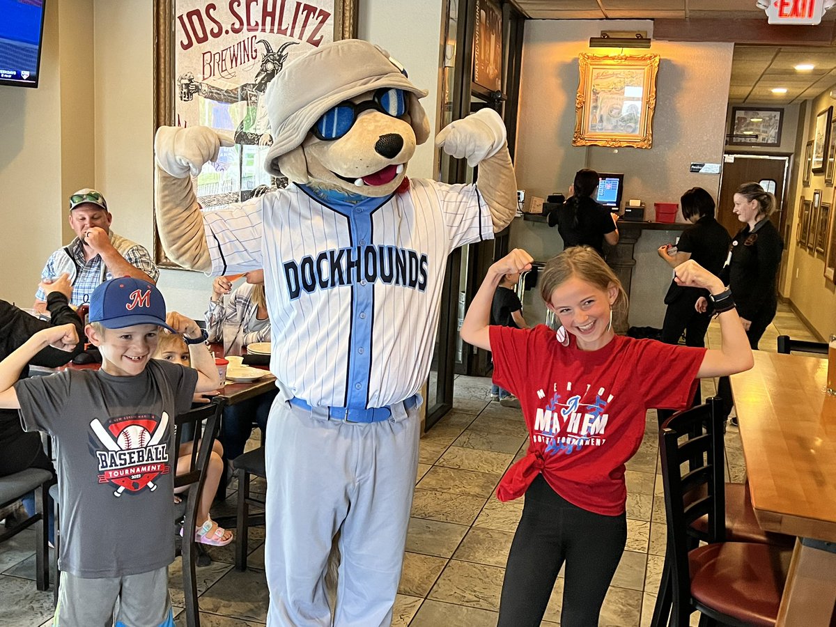 DockHounds's tweet photo. Had a great time at the Ella’s Public House Meet &amp; Greet after today’s game 😊

#WisconsinWeekend https://t.co/uR0qHKNFJ9