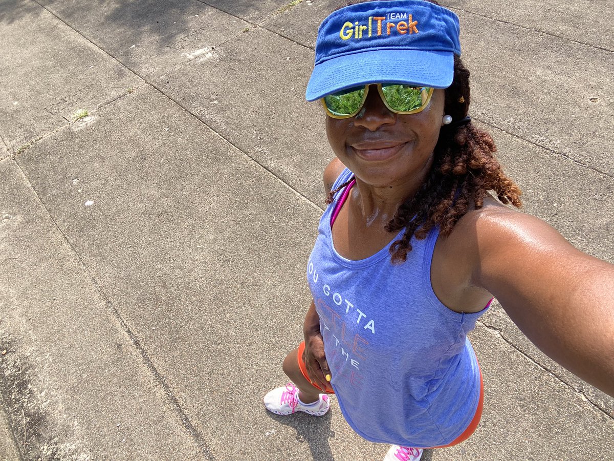 geauxnatural's tweet photo. Sunday Slow Grind! 
#Selfcare
#SlowGrind
#SelfieSunday
#30DayJumpStart
#Day5
#GirlTrek
#GirlTrekNewOrleans
☀️💙💛🧡👟💦 https://t.co/ileQSD0cYw