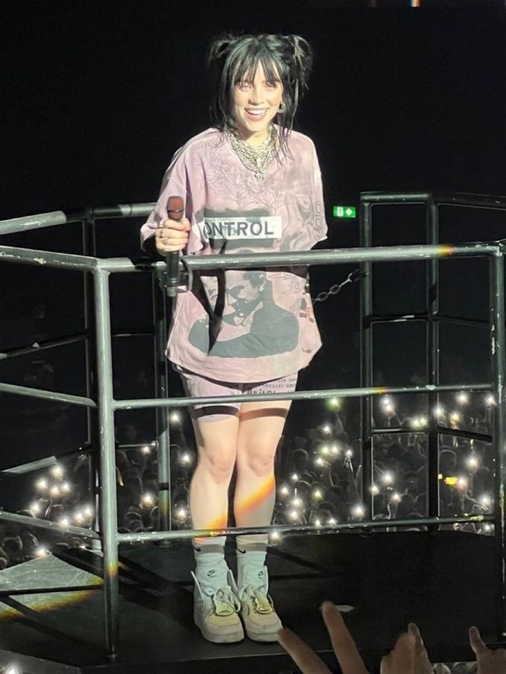 EILISHCONCERT's tweet photo. https://t.co/uduF1LoJy2