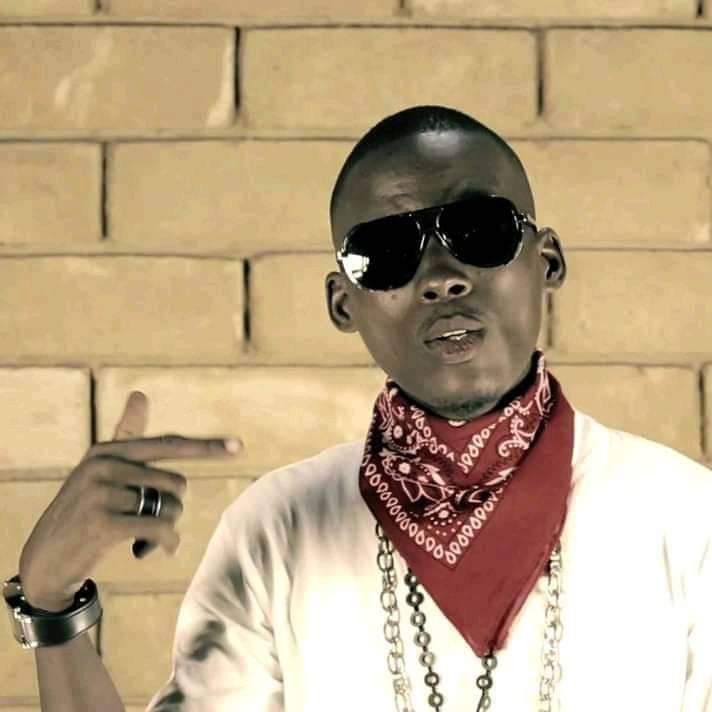 Boss Playa souhaite un joyeux anniversaire au talentueux rappeur Oli Olidjidji, membre du mythique duo GARBA 50, créateur du Rap Abidjanais.
Un vœu pour lui🎉🌟🎙️🎁🎂🎊🎈🇨🇮