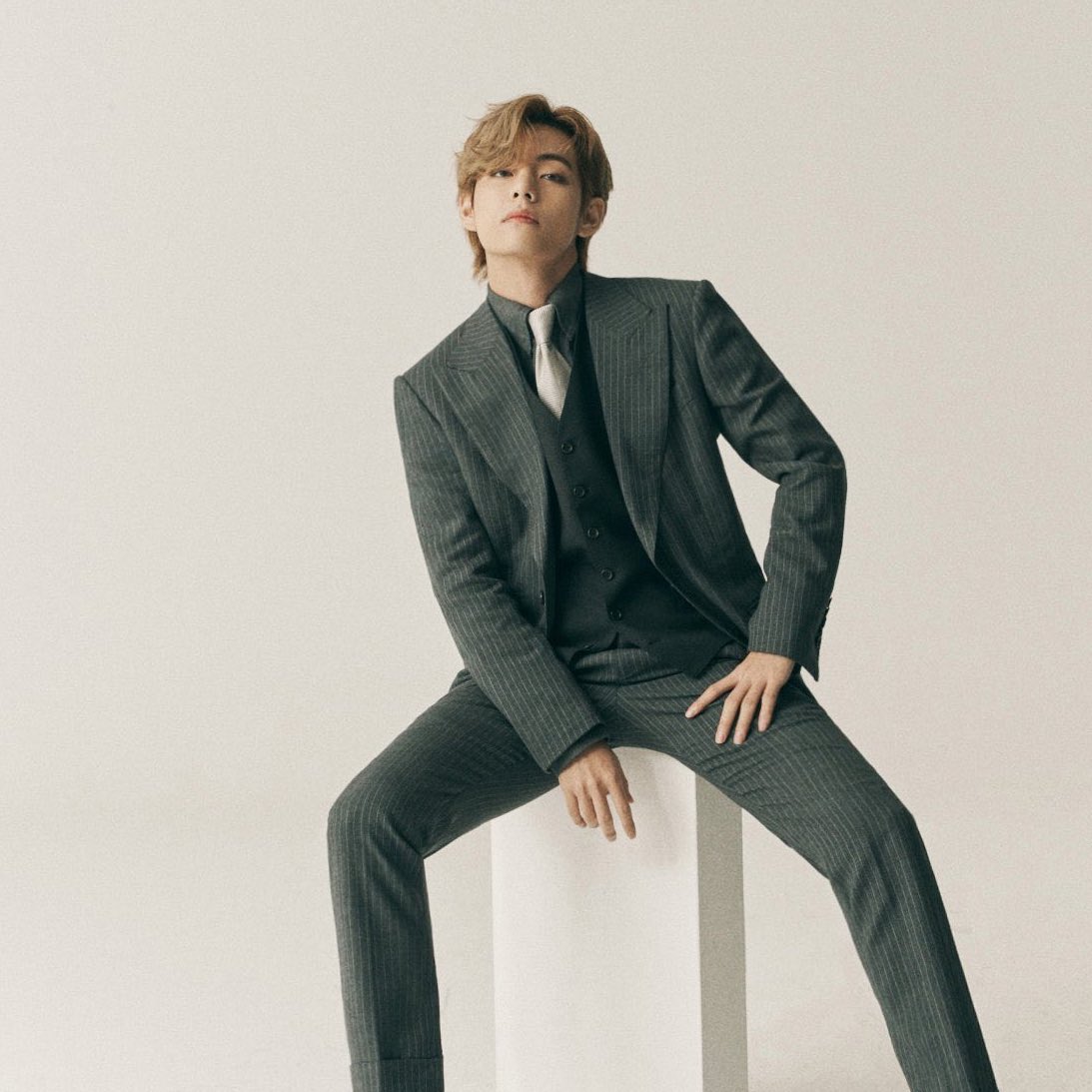PopBase's tweet photo. BTS’ V was the most searched male artist in Korea in the first half of 2022. https://t.co/hhV3GIAmH4