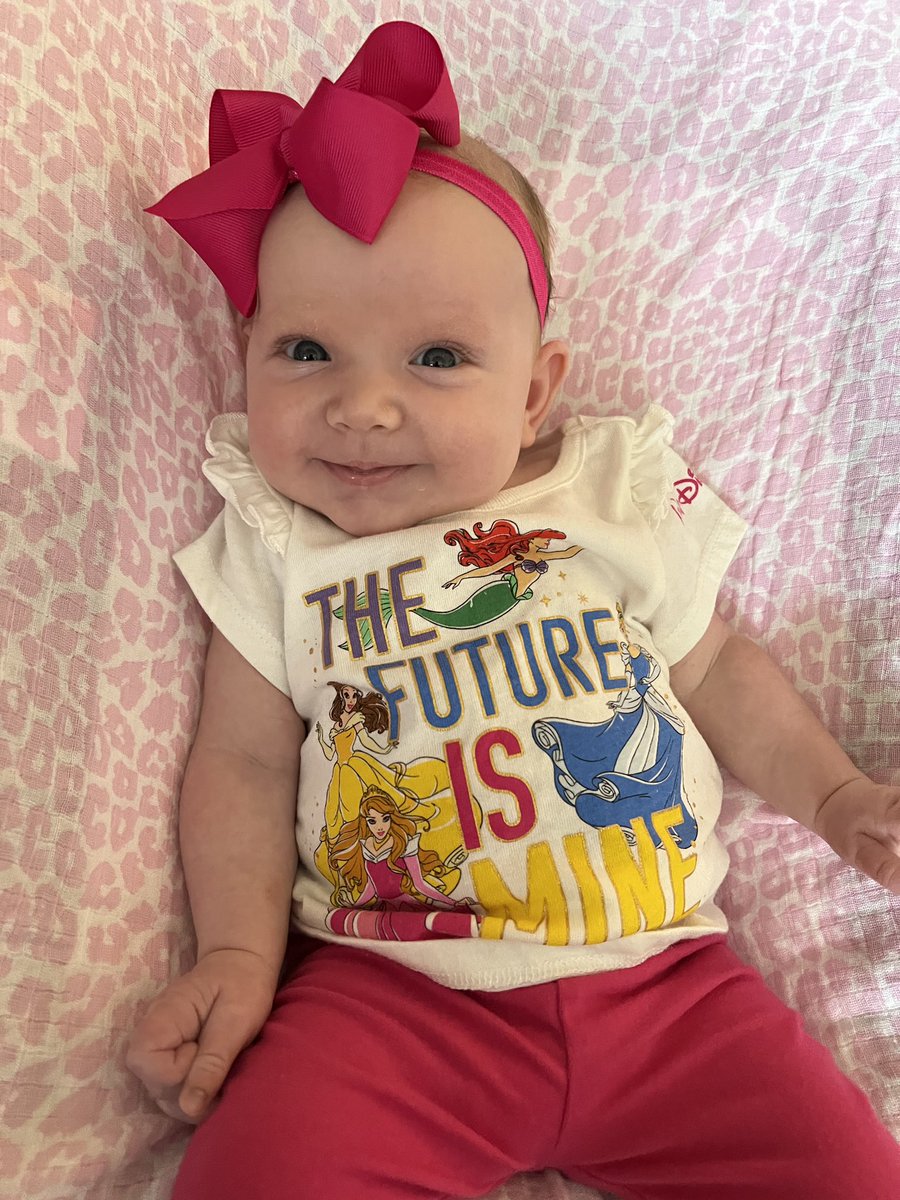 fick_narley's tweet photo. Wow been a while. It’s been 433 days since I last streamed. Life update since: moved houses, got super into dungeons and dragons, started a podcast, and…my wife and I welcomed into the world a beautiful little girl named Isla! I’ve missed y’all, time to fire up the stream again? https://t.co/zliuOm4wIS