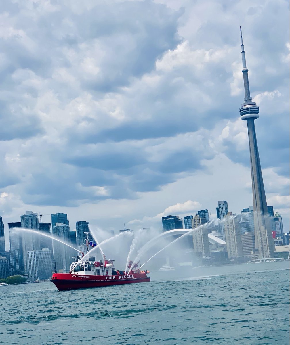 msmellen's tweet photo. Great show by @Toronto_Fire in #Toronto harbour today as part of @Island_Yacht #Sailpast. Beautiful day to be out on the water. ❤️👨🚒 https://t.co/fcVZ1aUJA6
