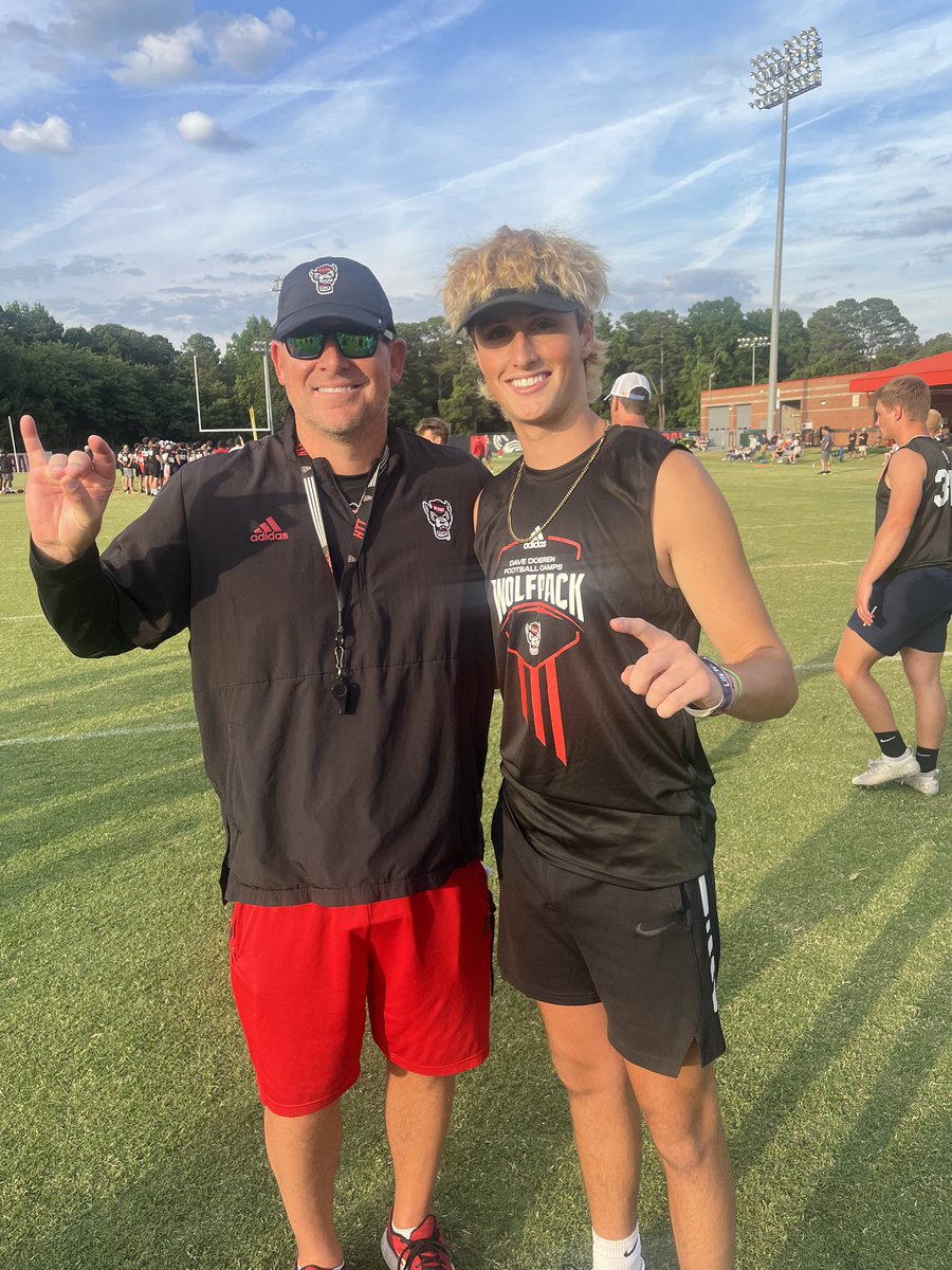 masoneaton__'s tweet photo. Great weekend of camping in the Carolina’s finishing top 5 in competition at NC State and snapping well at South Carolina. Thank you @CoachJDWhite @CoachGoebbel @Pete_Lembo for the great weekend! @HKA_Tanalski @CoachCarlVice @JohnsCreekHSFB @coachconnell85 https://t.co/KkDydNaEig