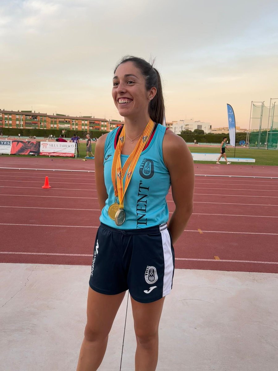 CAManresa's tweet photo. Es tanca el català absolut amb 10 medalles (4-4-2), quatre rècords absoluts i situant a l'entitat al capdamunt en la classificació de clubs en l'apartat femení.
#manresa #atletisme #avinent https://t.co/FAWLgSXYvv