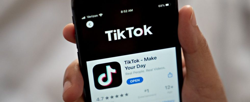 Чье приложение тик. Тик ток интерфейс приложения. Соц. Тик ток. Тик ток вход без скачивания.