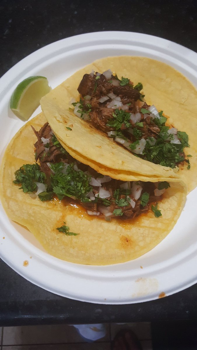 Brake4Pie's tweet photo. Just tacos, as the gods intended.
@PatiJinich recipes are always a winner! My folks thank you! 💙
Bonus spy shot of the cat which claimed their yard, and is pop's new buddy.
#birria #tacos #simple #sundaydinner #lamb #yummy #mexicanfood #oishii #foodcoma #bonuscat https://t.co/8JHklFh175