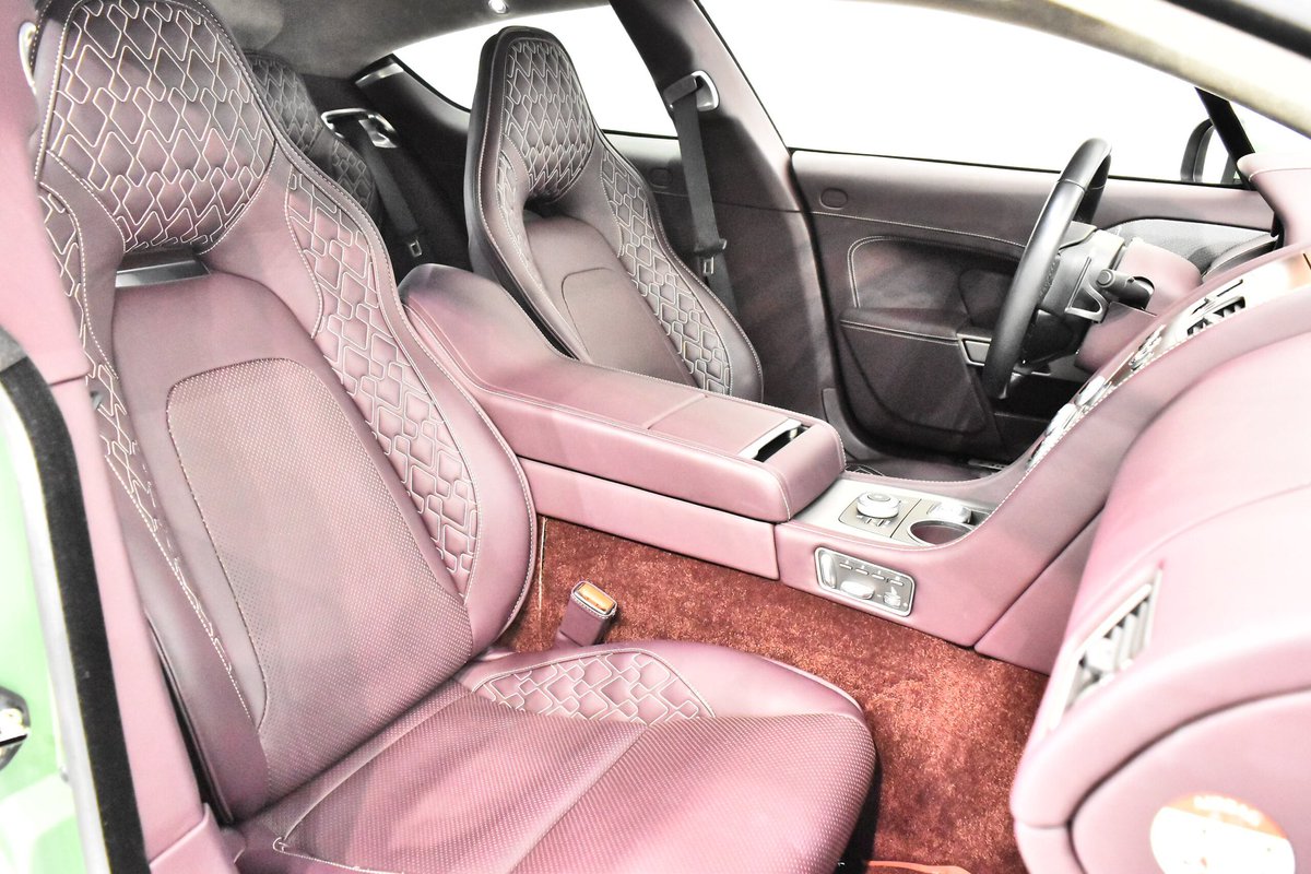 midnightdorifto's tweet photo. the listing cites this as Apple Tree Green (which is definitely an AML color) over Deep Purple Leather (which is almost certainly a translation error) but regardless I hope @dsgolson is having a delightful Sunday evening
https://t.co/RJ9494CmMc https://t.co/XUn2uNLX4M