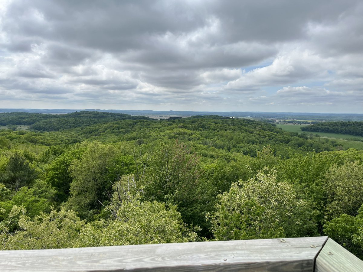 JSynstel's tweet photo. WI hikes are the best, especially with @Mbvolley21 🐳❤️ #ilovewisconsin https://t.co/frSw8CrqVC