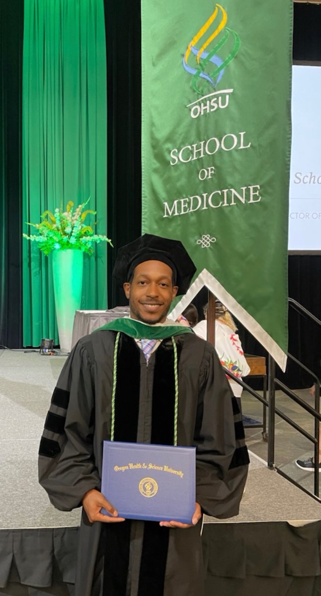 Congratulations to my brother Dr <a href="/BarryCheaneyMD/">Barry Cheaney II</a> #Proudsister  🎉🫶🏽👨🏽‍⚕️‼️